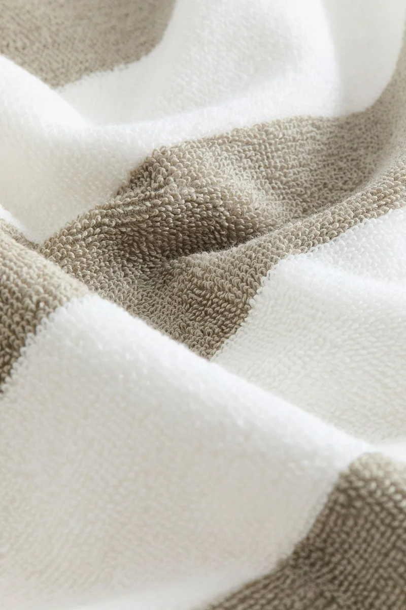 اتش اند ام منشفة لليدين مخططة