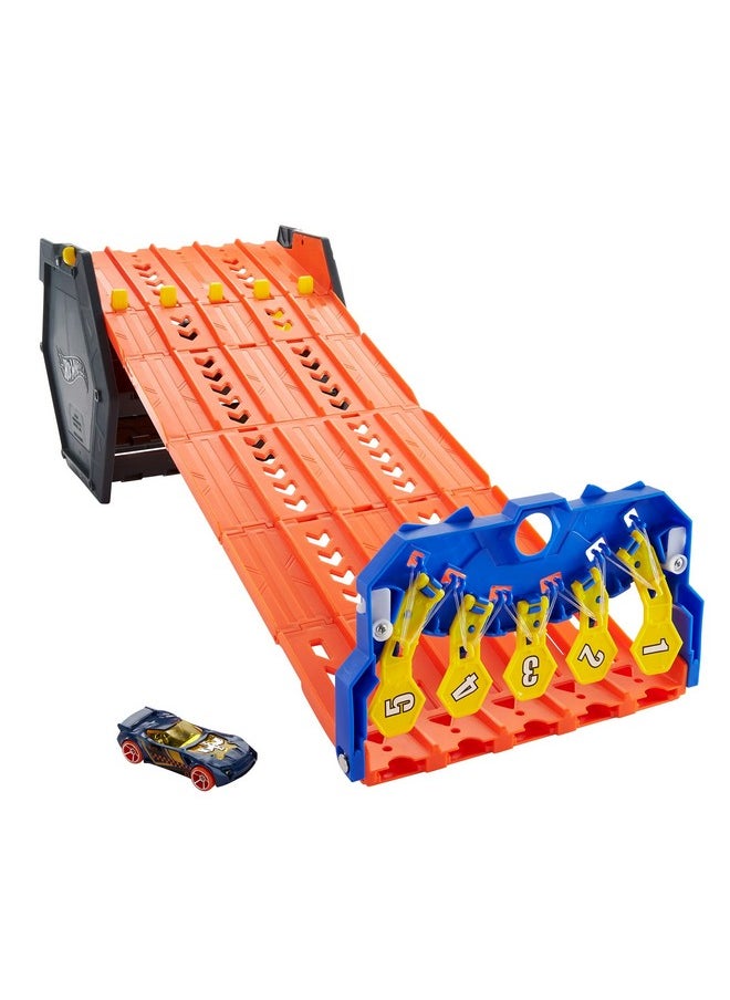 Hot Wheels - Roll Out Raceway Track Set Storage Bucket Unrolls Into 5Lane Racetrack For Multicar Play Connects To Other Sets With 1 1:64 Car For Kids 4 Years & Up - Image 1
