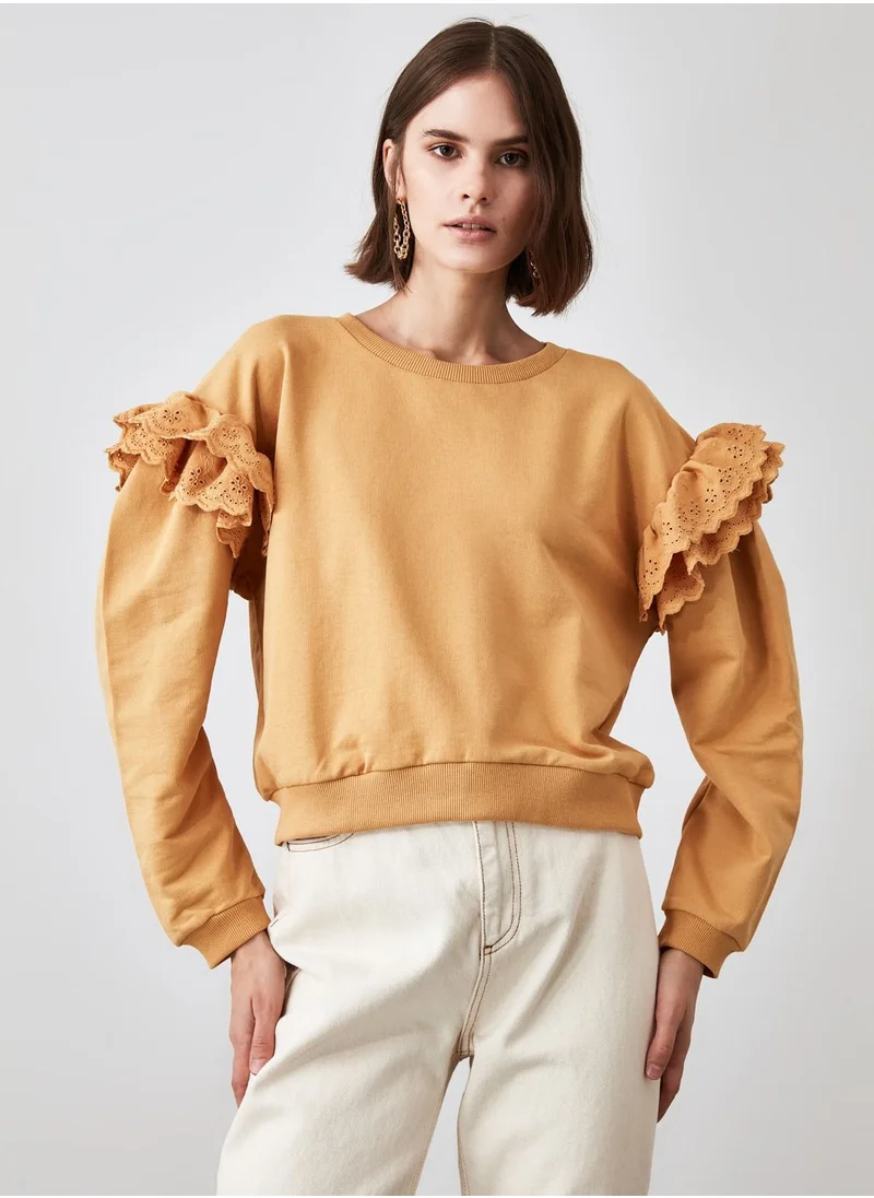 trendyol Broderie Detail Sweatshirt