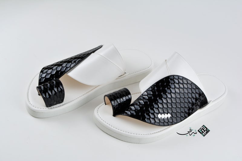 Eastern Sandal Zubairiya Naal | Made in Saudi Arabia | Black and White Sirbal - Image 1