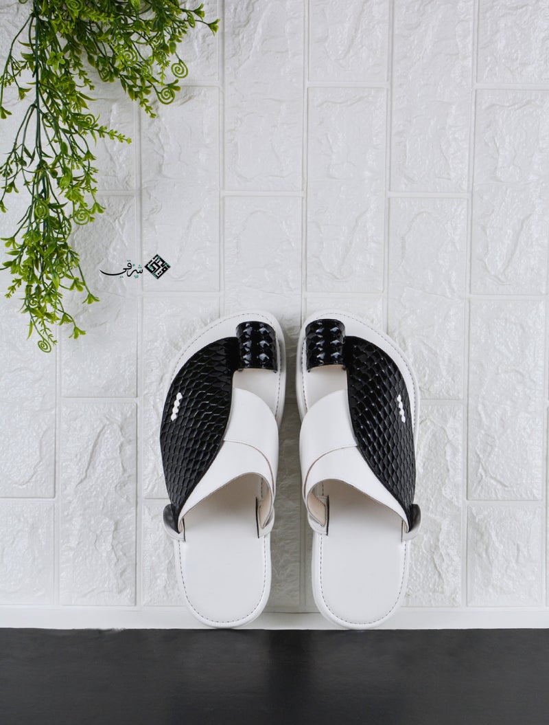 Eastern Sandal Zubairiya Naal | Made in Saudi Arabia | Black and White Sirbal - Image 2