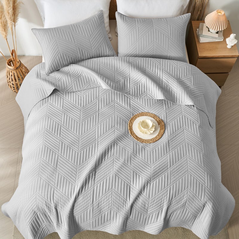 Davulos Queen Quilt Bedding Set,Light Grey Ultrasonic Full/Queen Quilt Set Reversible Microfiber Bedspread,Lightweight Soft Modern Geometric Coverlet Set for All Seasons(1 Quilt,2 Pillow Shams) - Image 3