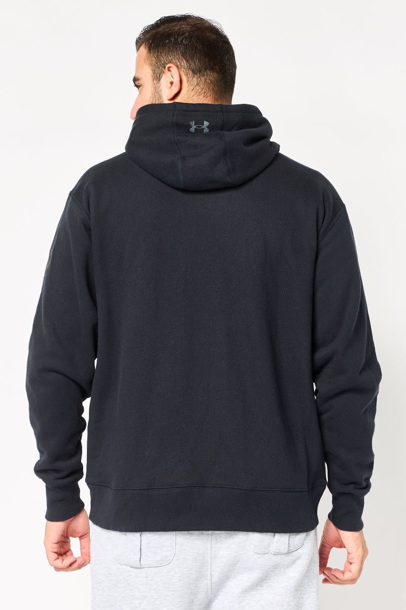 UNDER ARMOUR سويت شيرت خارجي بأكمام طويلة فضفاضة للرجال من أندر أرمور × مشروع روك، أسود - Image 2