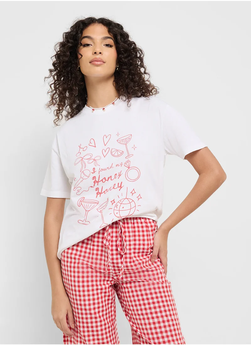 جينجر Crew Neck Holiday Graphic T-Shirt