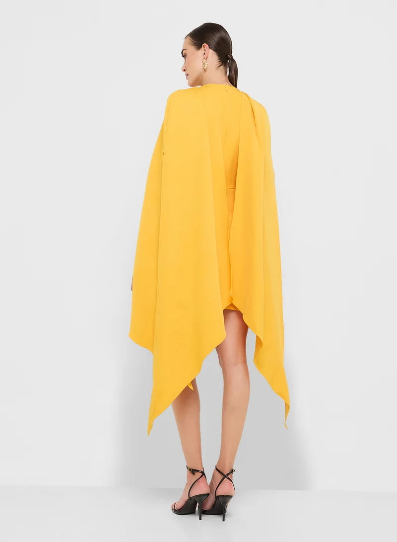 جينجر بوتيك eclat luxe shift dress with cape sleeves