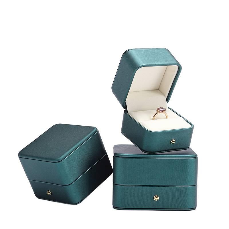 PU Leather Jewelry Box EB017 EB09001 Red Lockable Storage for Rings Necklaces and Bracelets - Image 3