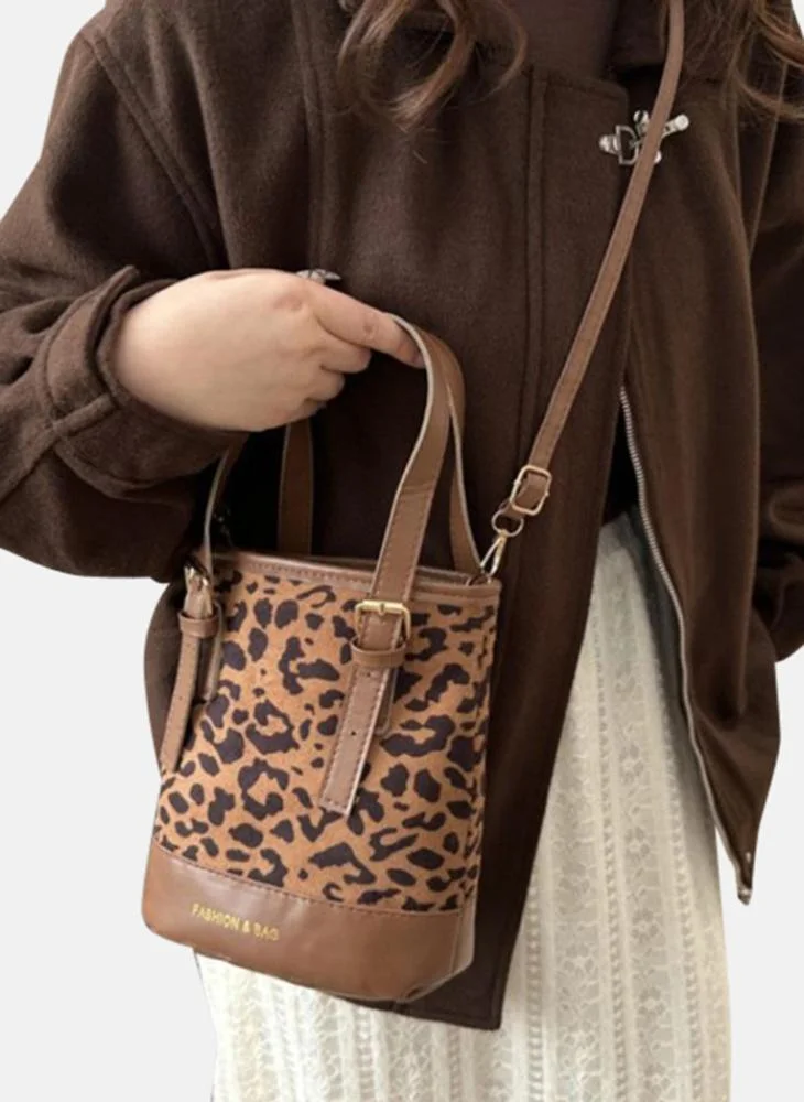 يونيكي Brown Animal Print Lifestyle Handheld Bag