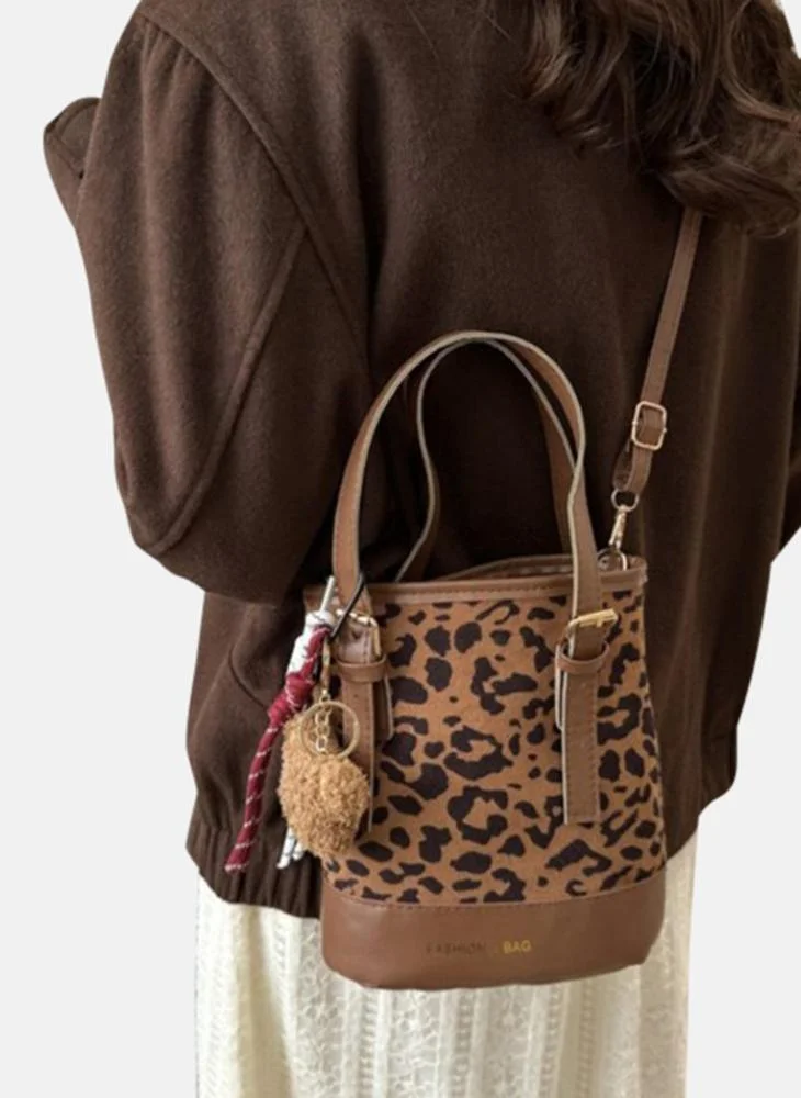 يونيكي Brown Animal Print Lifestyle Handheld Bag