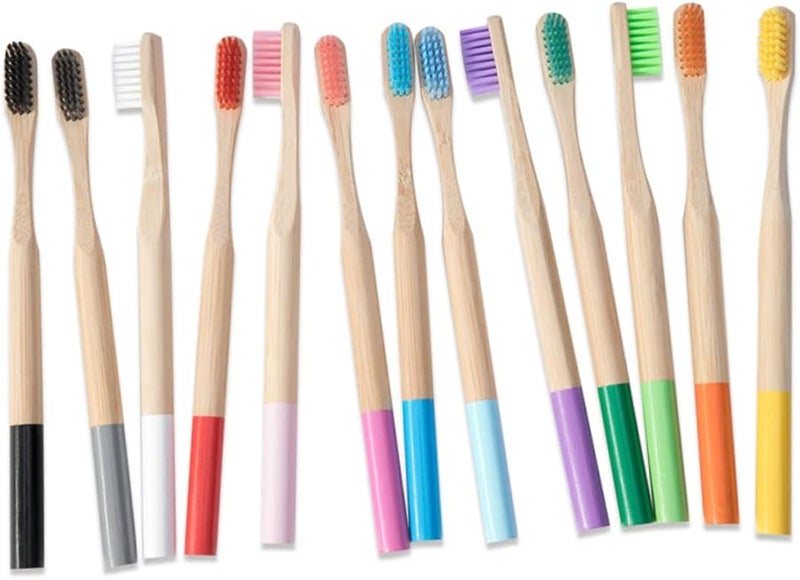 فرشاة أسنان قابلة للتحلل من الخيزران بشعيرات ناعمة للكبار بتصميم مريح باللون الأصفر - Image 1