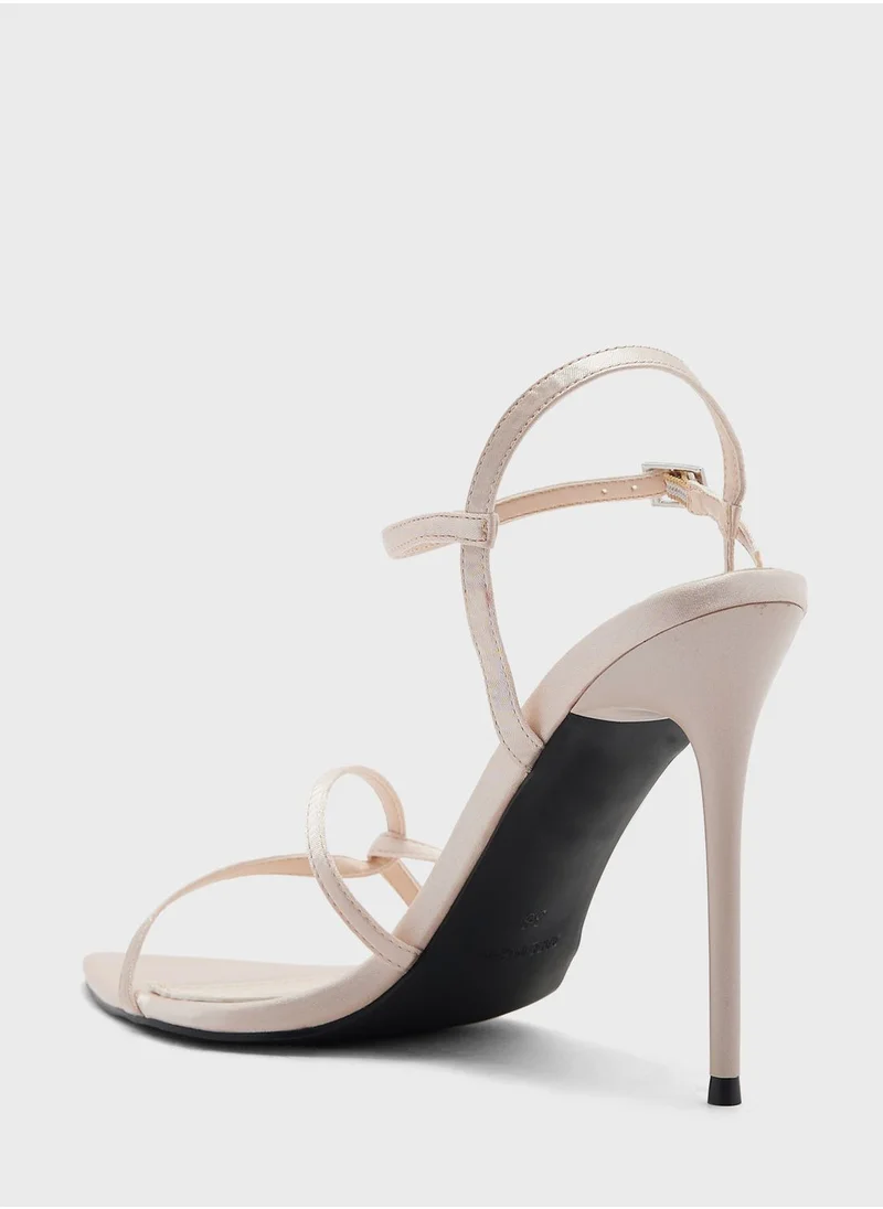 ايلا Pointed Toe Cross Strap High Heel Sandal
