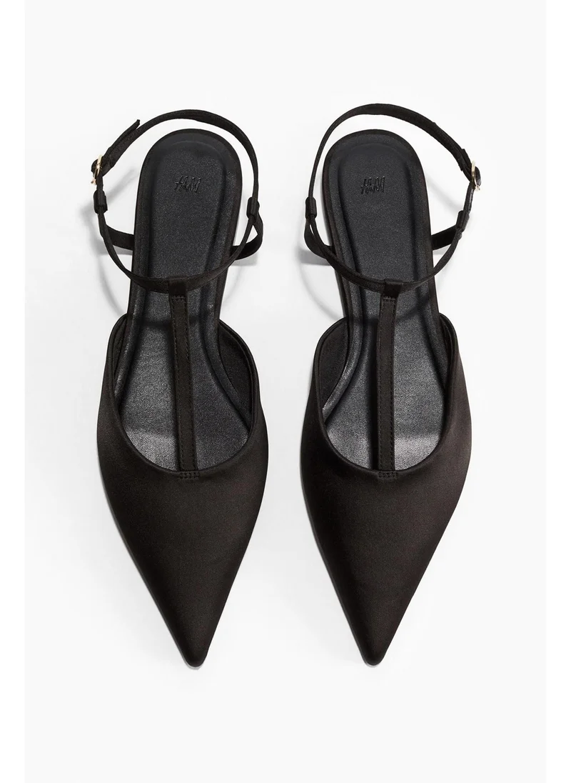اتش اند ام Pointed satin sandals