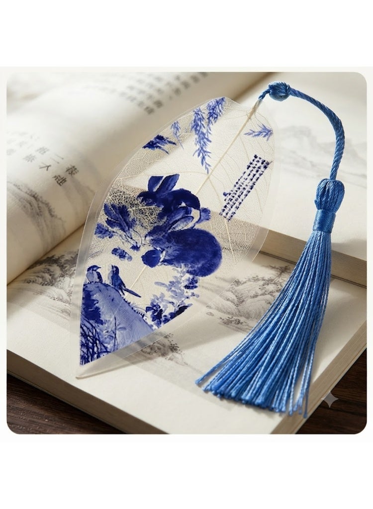 Stylish reading accessory with a nature-inspired design - Image 2