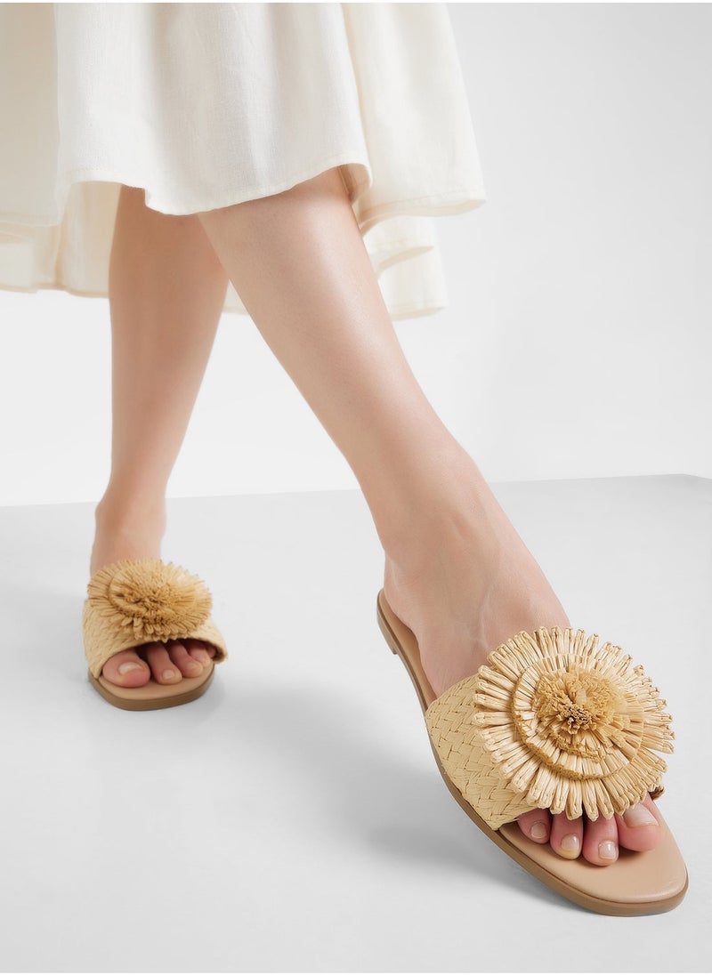 STEVE MADDEN Flower Detail Flat Sandals - Image 2