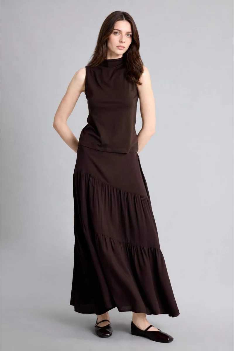 ديفاكتو A Cut Skirt