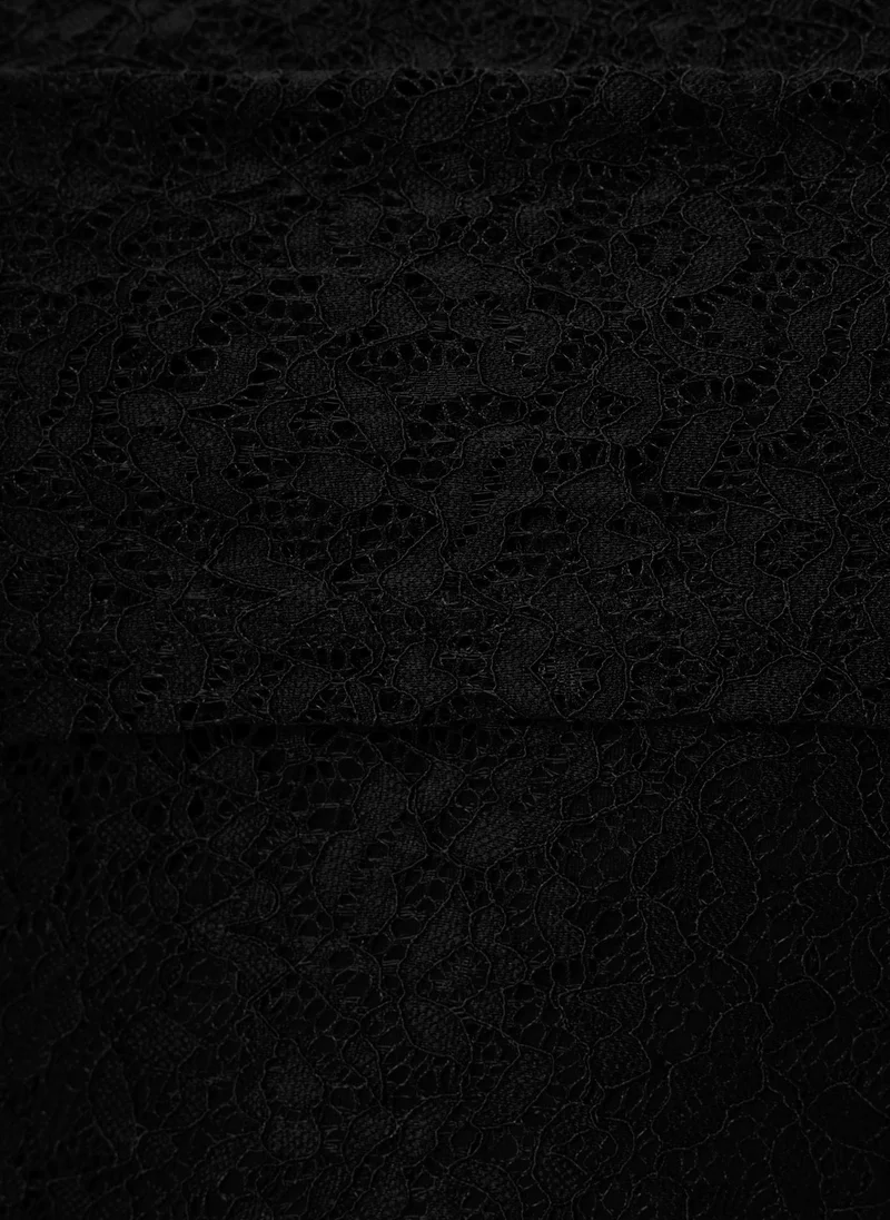 Lichi Lace top with open shoulders and neck ribbon