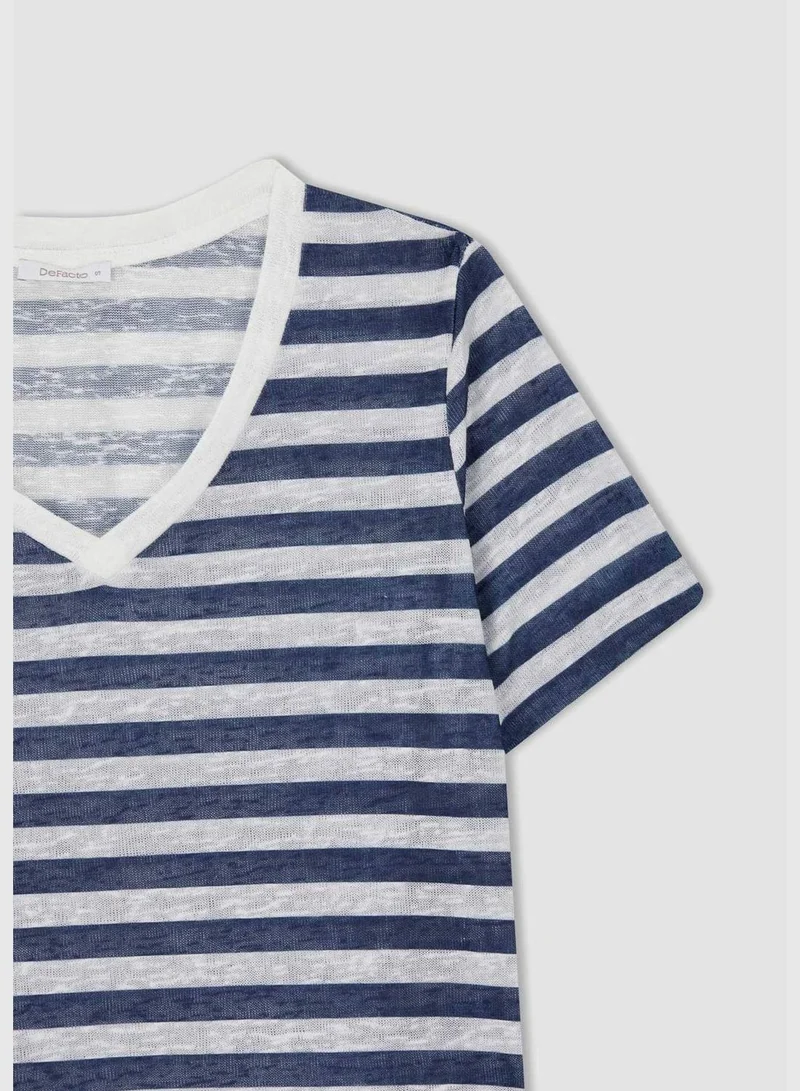 DeFacto Woman Regular Fit V-Neck Short Sleeve T-Shirt