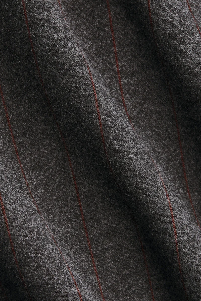 اتش اند ام تنورة ضيقة من الجيرسيه