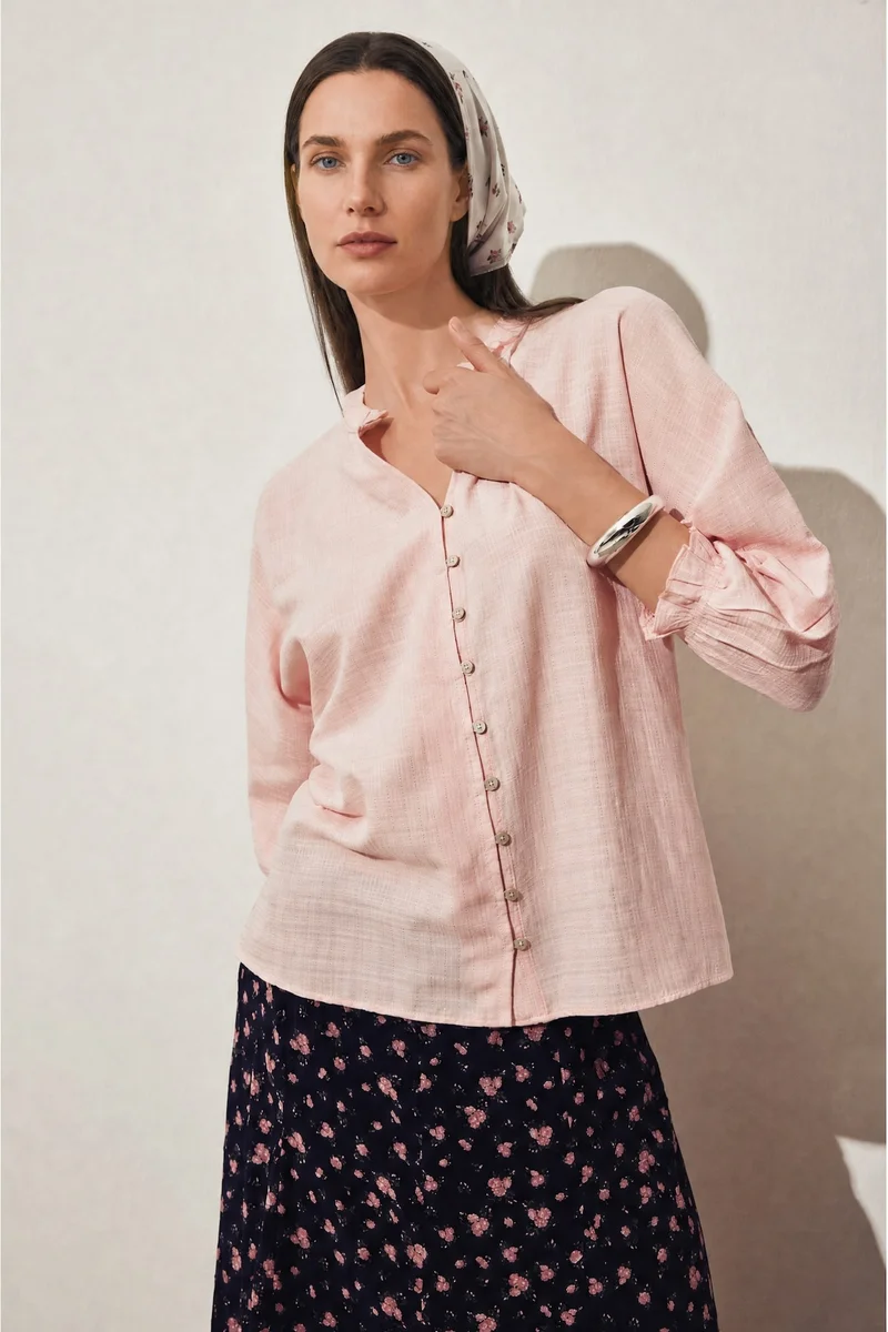 ديفاكتو Ruffle Detail V-Neck Long Sleeve Shirt