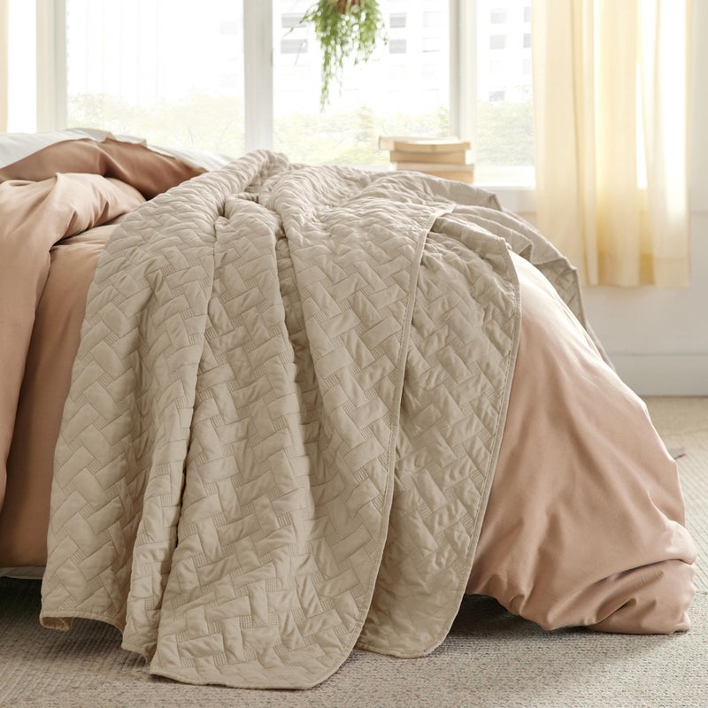 Bedsure 2-Piece Twin Size Quilt Bedding Set, Lightweight Bedspread Coverlet with Basket Weave Pattern, Includes 1 Quilt (173 cm x 219 cm) and 1 Pillow Sham (50 cm x 66 cm), Hazel - Image 2
