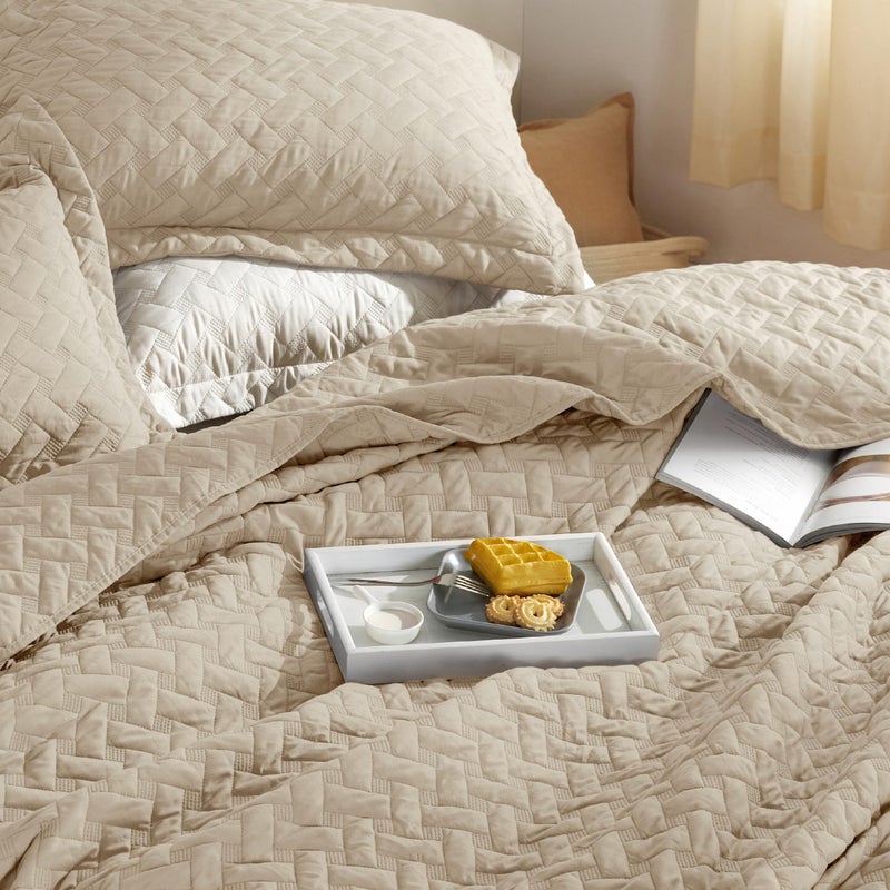 Bedsure 2-Piece Twin Size Quilt Bedding Set, Lightweight Bedspread Coverlet with Basket Weave Pattern, Includes 1 Quilt (173 cm x 219 cm) and 1 Pillow Sham (50 cm x 66 cm), Hazel - Image 3