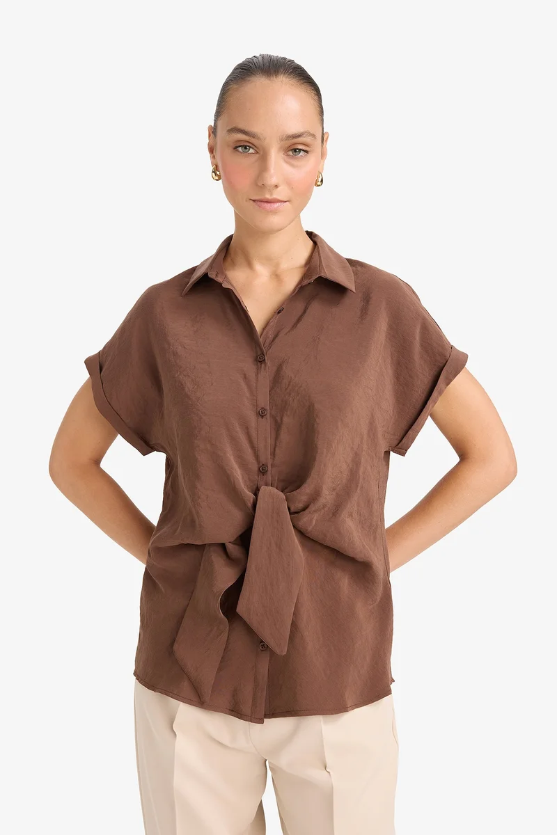ديفاكتو Regular Fit Shirt Collar Short Sleeve Blouse