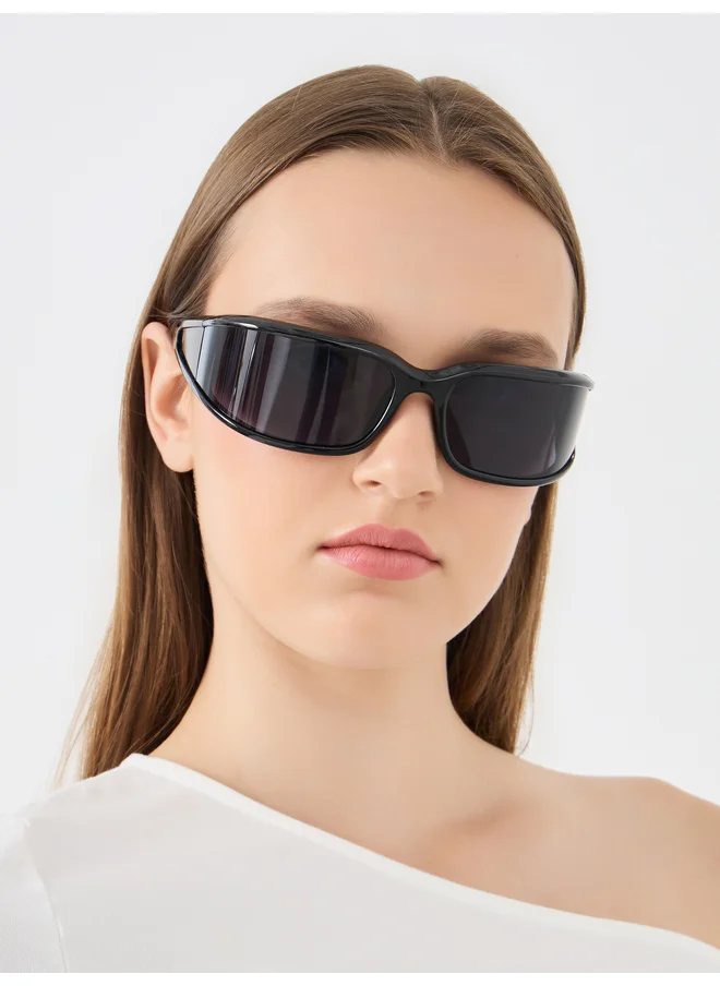 ستايلي Styli Plain Oversized Wrap Sunglasses
