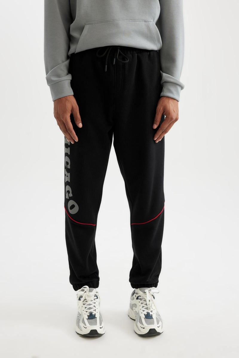 ديفاكتو بنطال رياضي رياضي بقصّة عادية من DeFactoFit NBA Chicago Bulls  - Image 1