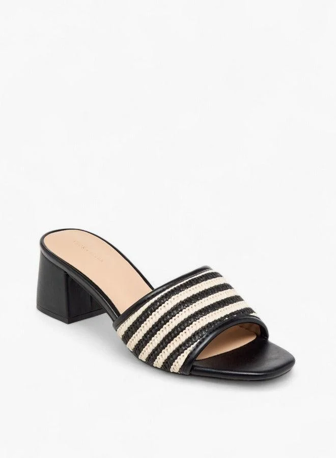 فلورا بيلا من شو إكسبرس صنادل نسائية سهلة الارتداء بكعب عريض بنقوش