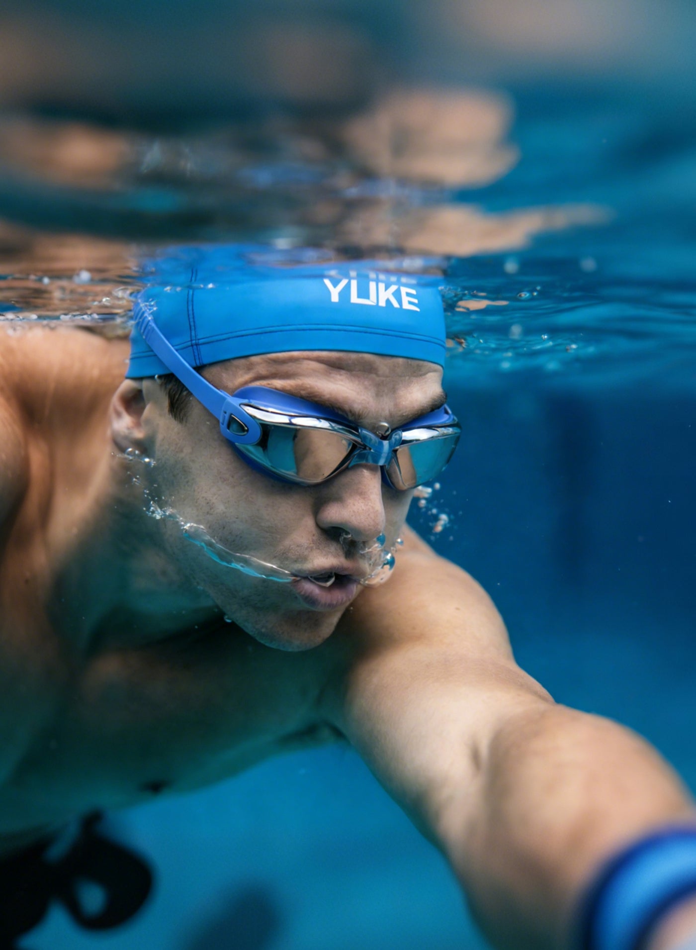 5-in-1 Anti-Fog Pro Swim Goggles Set for Adults with Silicone Swim Cap, Anti-Fog UV Protection, Clear Vision, 180° Panoramic, Durable PC Material - Waterproof Swimming Accessories Kit with Inflation Bag, Nose Clip, & Earplugs (Blue)