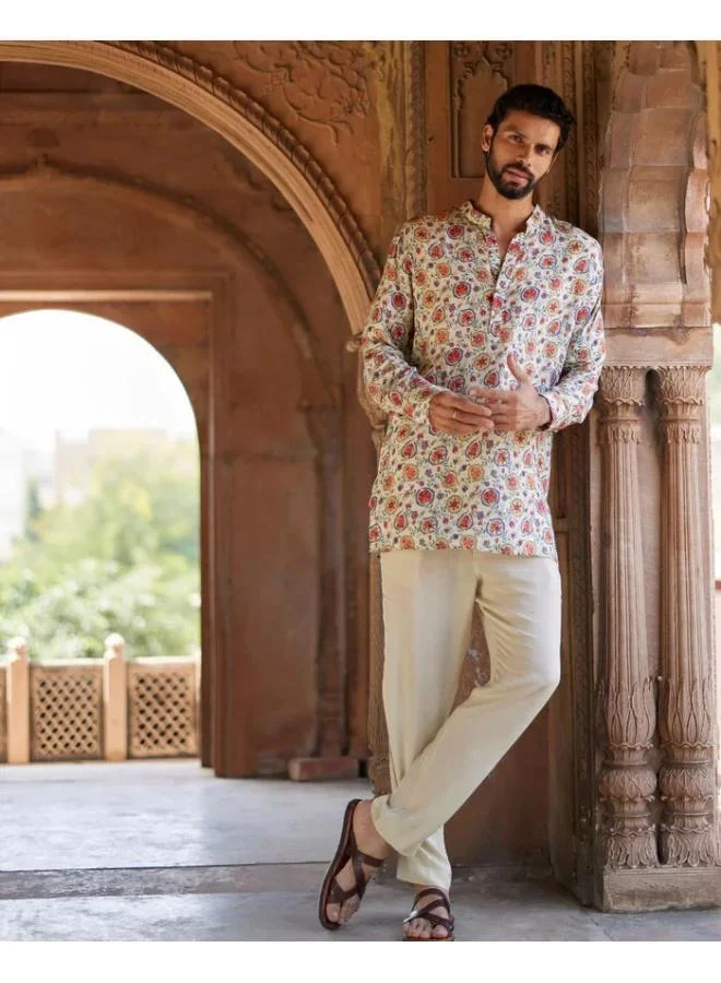 ترو برونز طقم رجالي منسق من الموسلين الحريري مطبوع بزهرة بيضاء