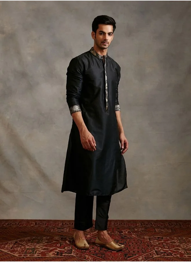 أبهشتي Banarasi zari detail Buttoned down kurta -Metallic black