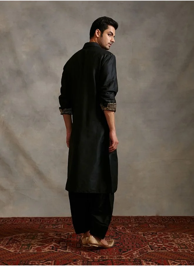 Abhishti Banarasi zari detail Buttoned down kurta -Metallic black