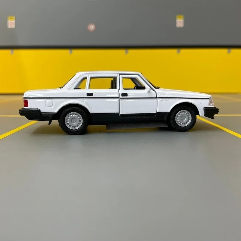Toprock Store Volvo 240 Gl 1/36 Scale Diecast Metal Model Car Toy Car