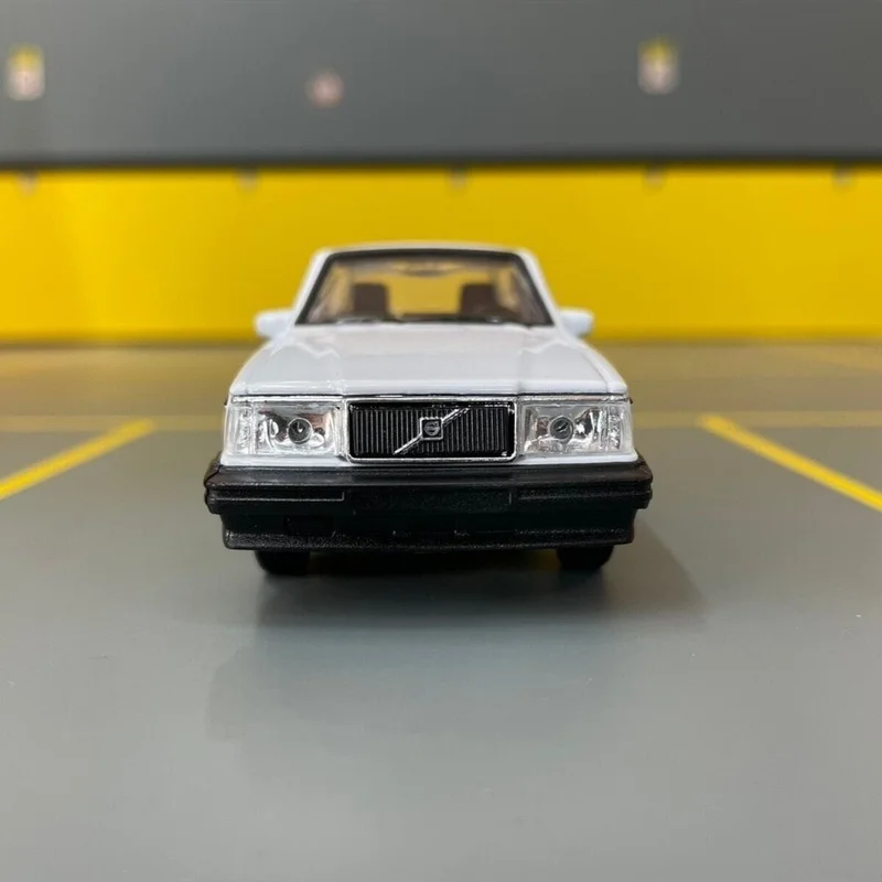 Toprock Store Volvo 240 Gl 1/36 Scale Diecast Metal Model Car Toy Car