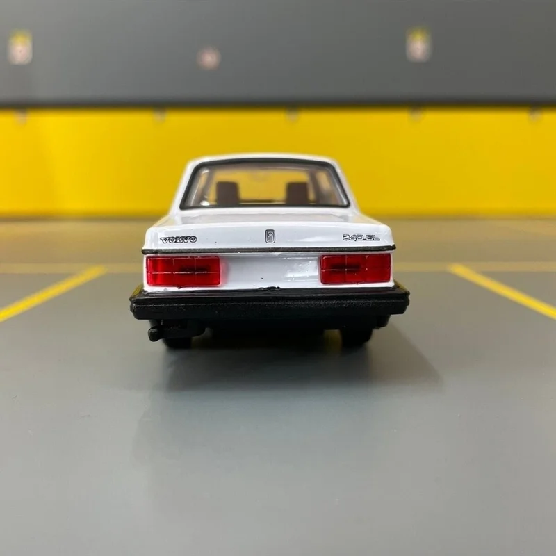 Toprock Store Volvo 240 Gl 1/36 Scale Diecast Metal Model Car Toy Car
