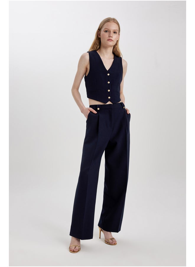 DeFacto Woman Cropped Fit V Neck Sleeveless Smart Casual Vest  - Image 4