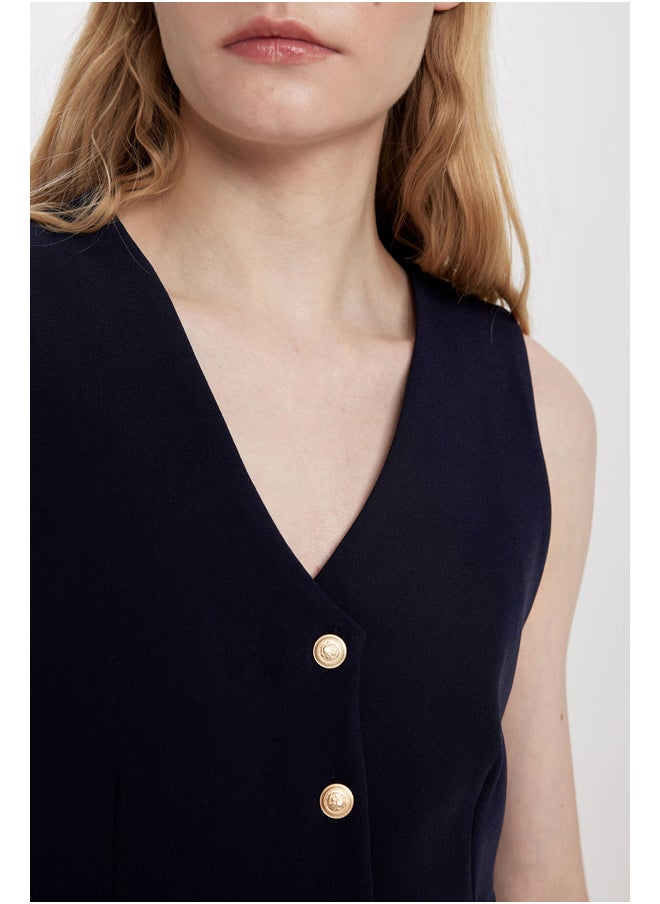DeFacto Woman Cropped Fit V Neck Sleeveless Smart Casual Vest  - Image 5