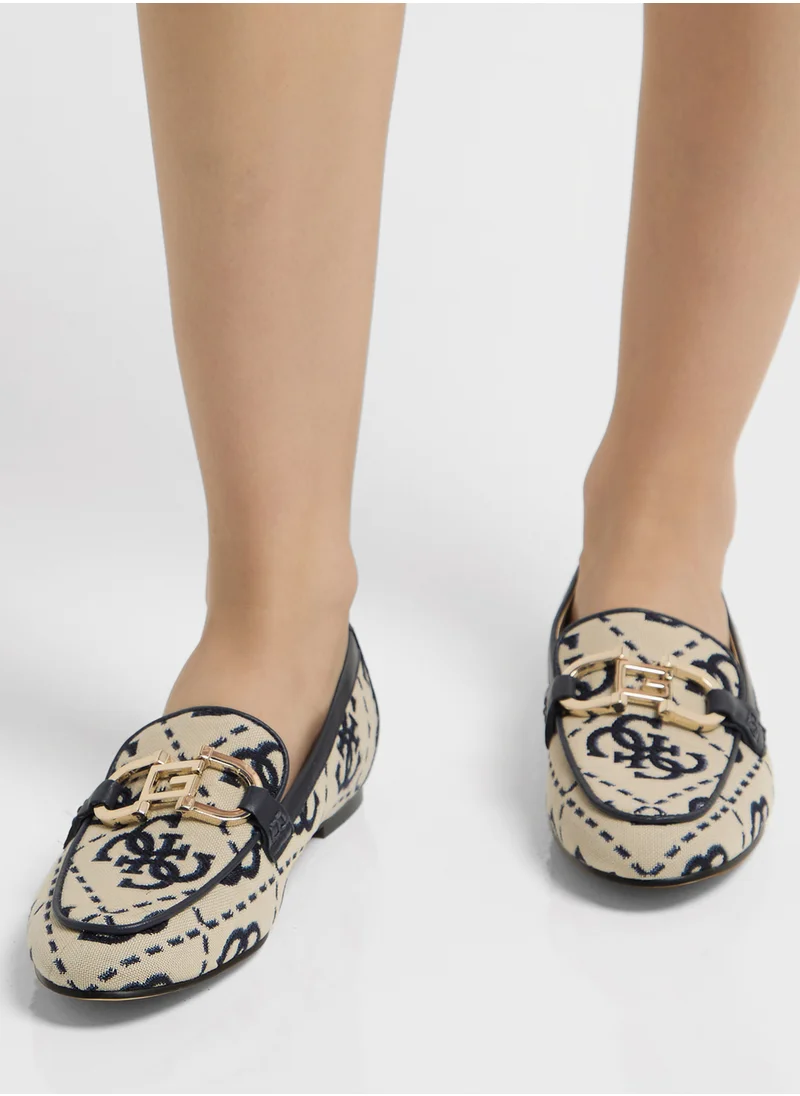 جس Wisaa Buckle Detailed Mocassin