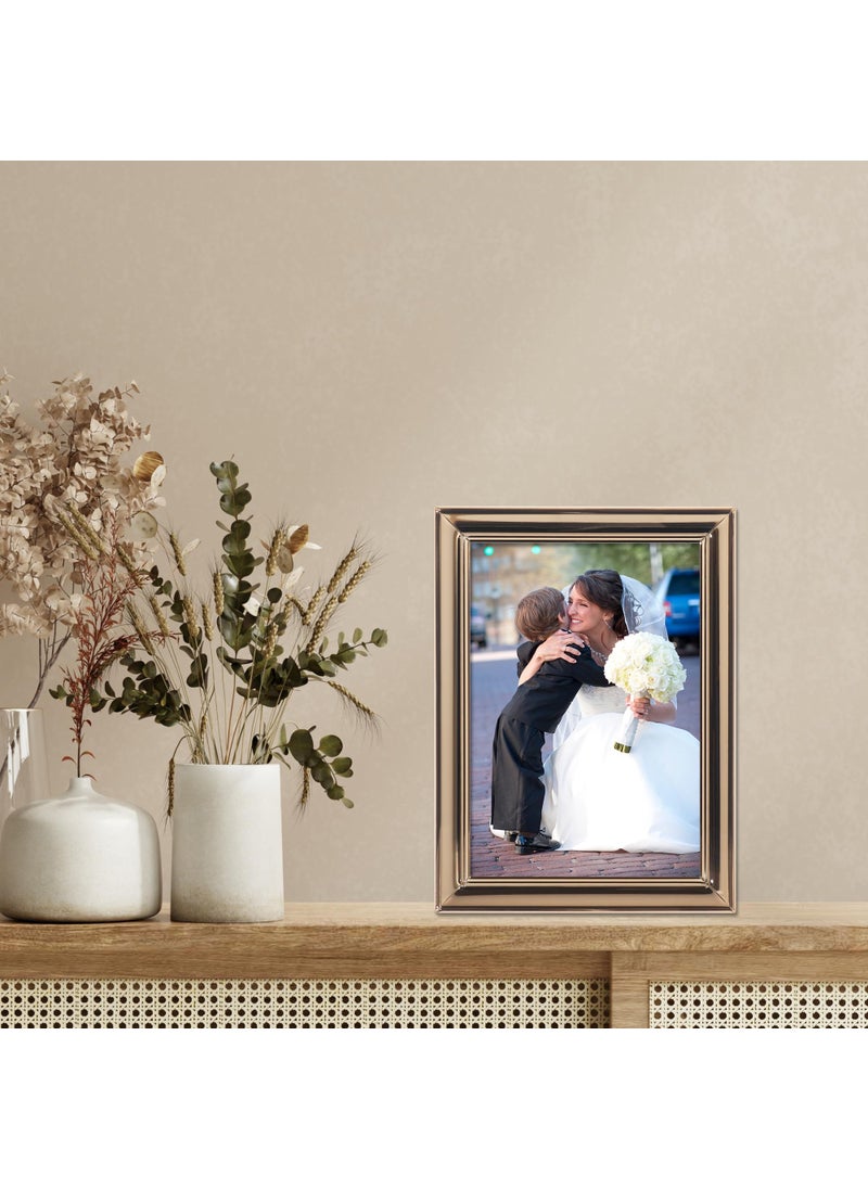 Lawrence Frames Lawrence Frames Strata Metal Picture Frame  5x7  Gold  - Image 3