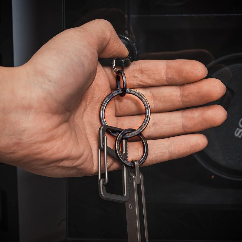 KeyUnity KA09HF حلقات مفاتيح مسطحة من التيتانيوم، 33/25/17.5 مم حلقة انقسام جانبية الضغط للمفاتيح وحلقة تسلق ومصباح يدوي وسكين وعلامة طوق الكلب (3M) - Image 3