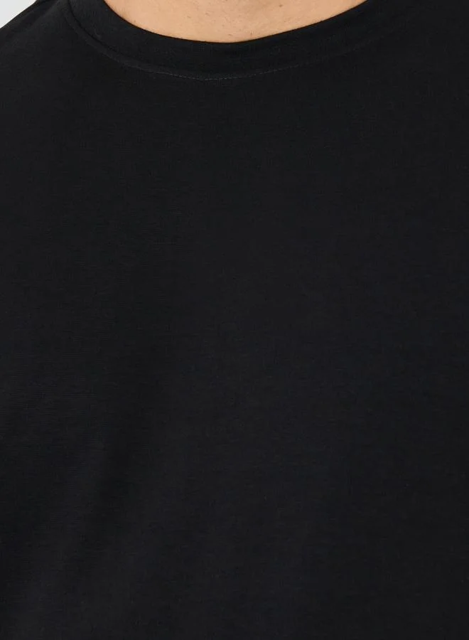 Styli Styli Crew Neck Textured Regular Fit T-Shirt