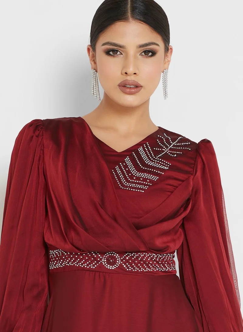 خزانة فستان مزين بالخرز