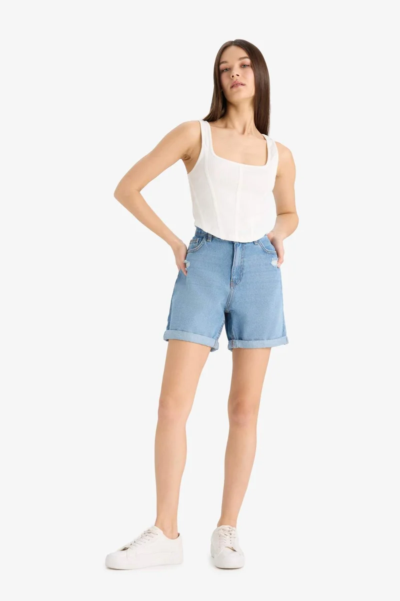 ديفاكتو Boyfriend High Waist Crop Fit Denim Shorts
