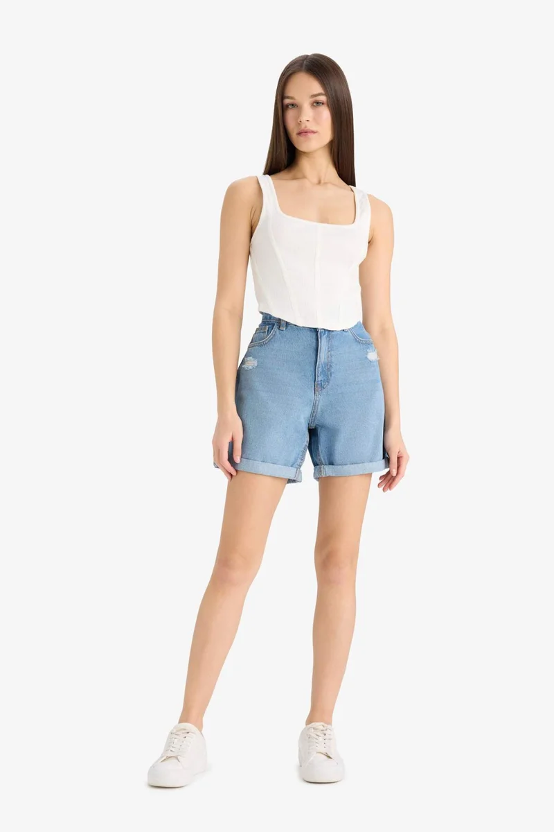 ديفاكتو Boyfriend High Waist Crop Fit Denim Shorts
