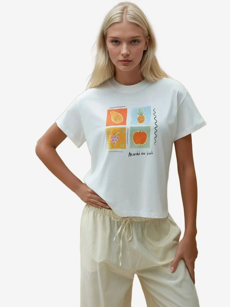 هيكاب تيشيرت قطن % بقصة عادية وياقة دائرية وطبعة