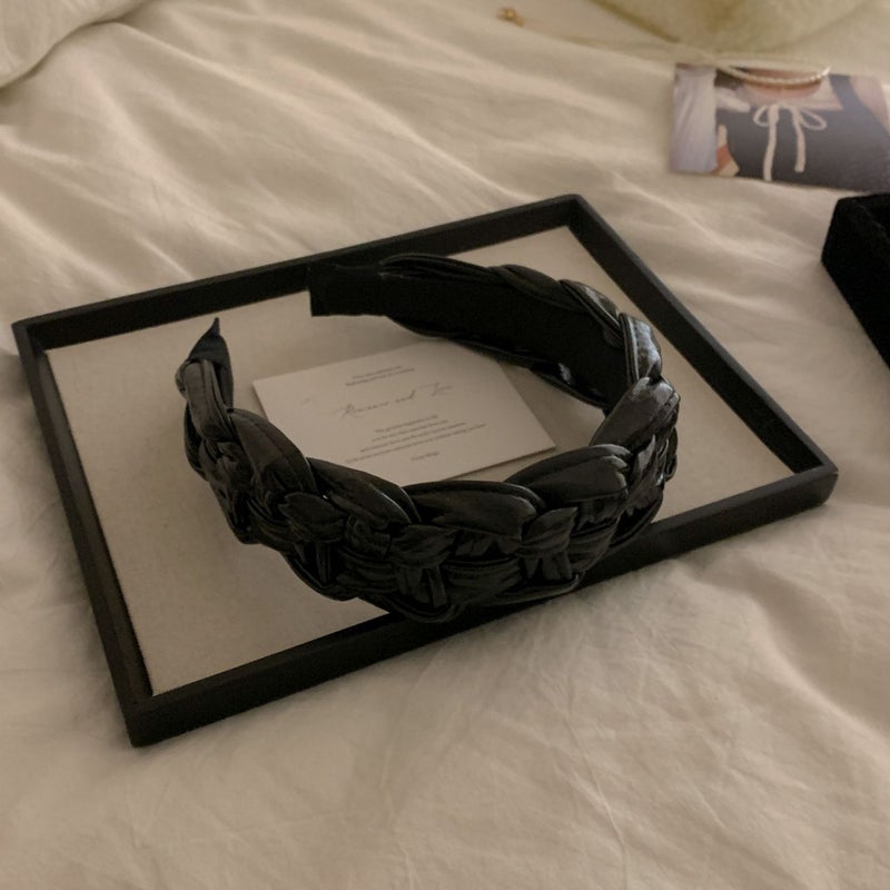 High-grade oil wax leather headband woven ultra-wide edge headband covering white high Skull top hairpin face wash headdress headband 3311-2-black leather braid headband