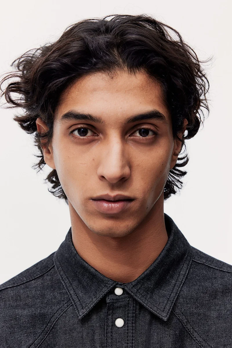 اتش اند ام قميص دنيم بقصّة عادية