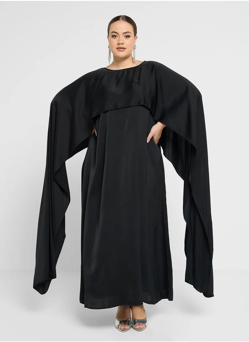 خزانة Plus size cape sleeved dress