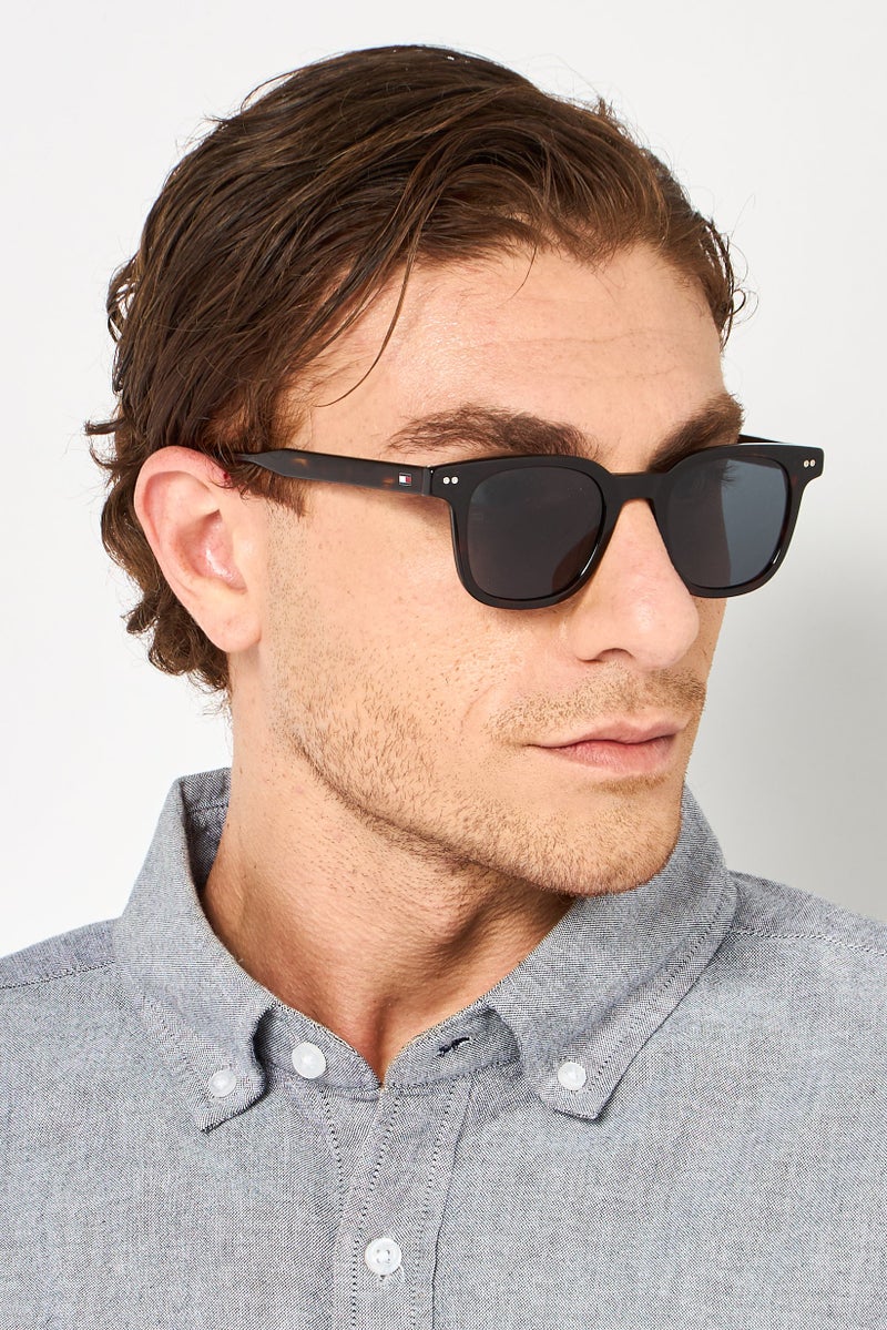 TOMMY HILFIGER نظارات شمسية مربعة للرجال 20756608648IR، بني هافانا - Image 2