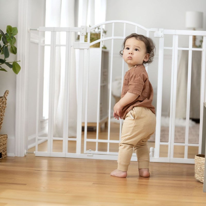 ingenuity Summer by Ingenuity - The Doorway 48W Series Baby & Pet Gate, Auto-Close & Hold-Open, White, Ages 6–24 Months - Image 3